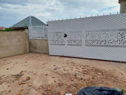 Mounting Of Gate